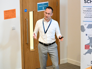 Dr Gerrit Gobius du Sart