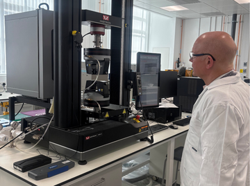 Oxford Chancellor tours SCHEMA labs