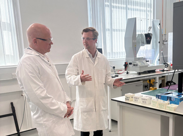 Oxford Chancellor tours SCHEMA labs
