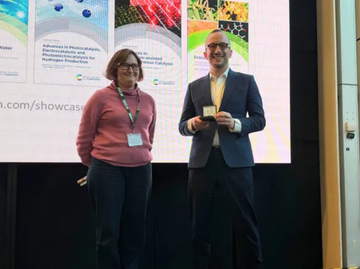 Prof Ifan Stephens presented with Sir John Meurig Thomas Medal